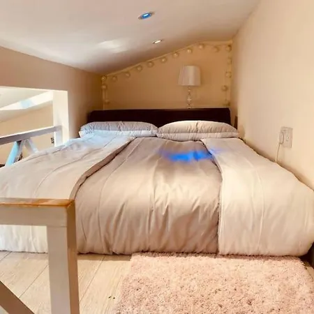 Cozy In Seaside Rush